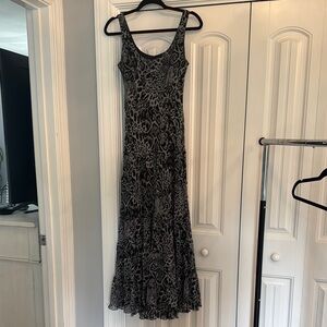 Elegant Black and Gray Patterned Dress